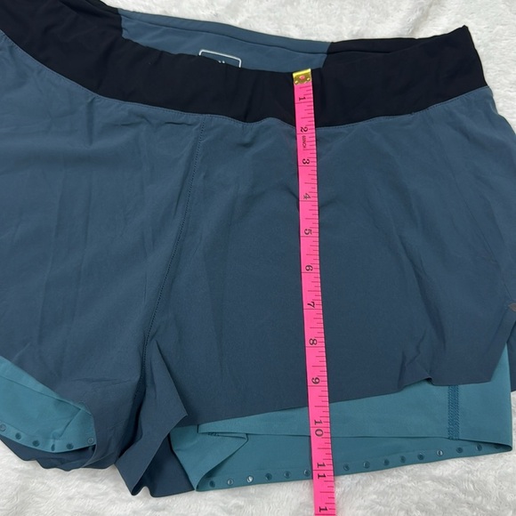 ON women’s Running shorts - Picture 10 of 10